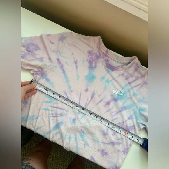 Nike Women's Tie Dye Cotton T Shirt - Picture 4 of 6